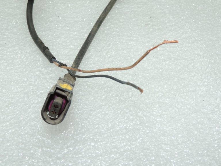 VW Tiguan 5N ABS vadu instalācija ātruma sensors aizmugurējā labajā pusē 5N0927904S