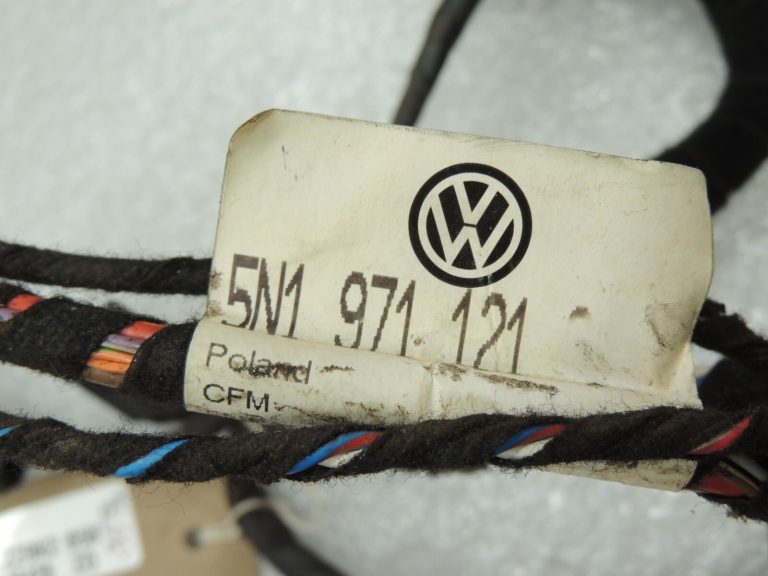 VW Tiguan 5N Priekšējo durvju instalācija priekšējā labajā pusē 5N1971121G