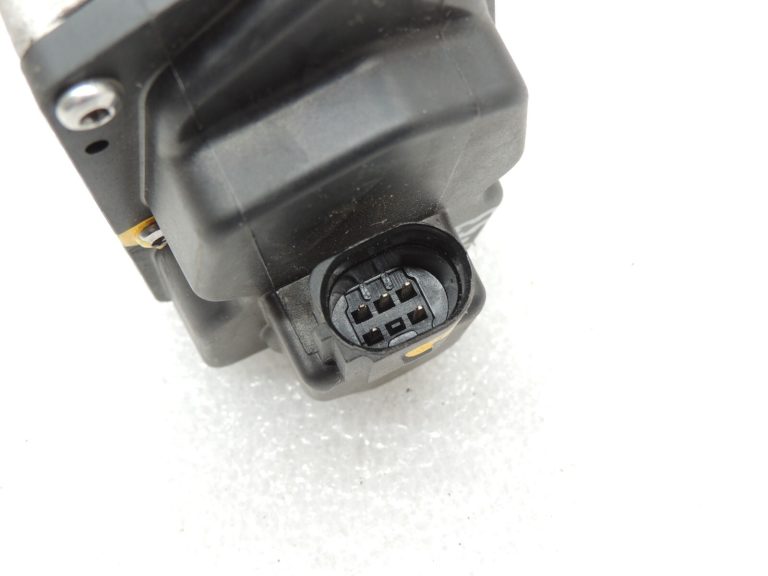 VW Audi Audi Seat Skoda 2.0TDi EGR vārsts 03L131501K 03L131501G