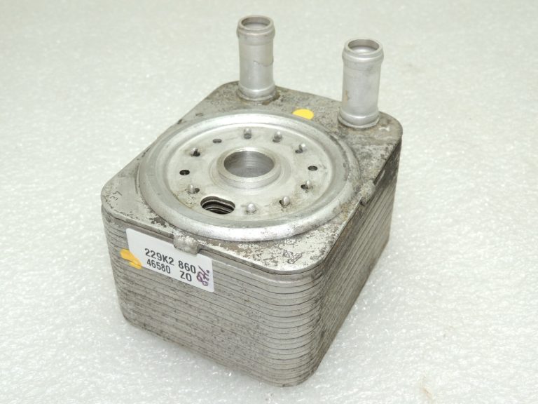 VW Audi Audi Seat Skoda 2.0TDi eļļas dzesētājs 038117021E