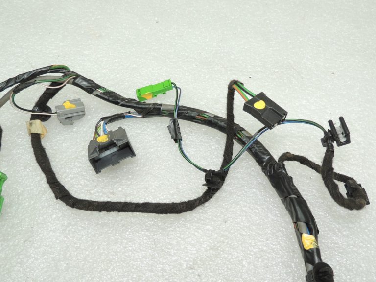 Volvo V60 vadu instalācija centrālā konsole USB AUX 31270136 31275160