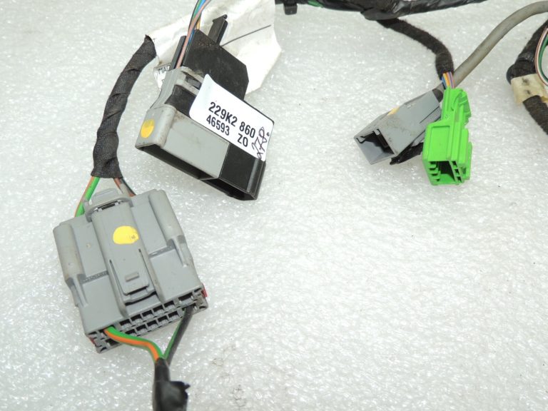 Volvo V60 vadu instalācija centrālā konsole USB AUX 31270136 31275160