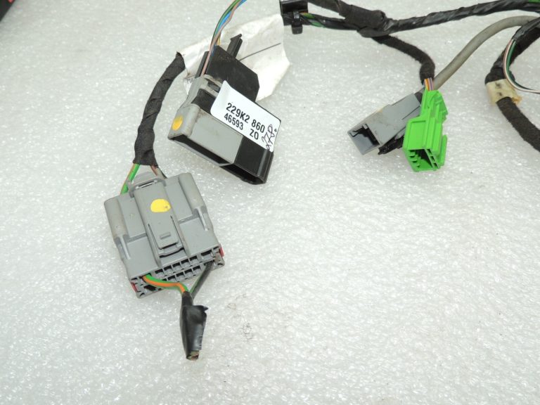 Volvo V60 vadu instalācija centrālā konsole USB AUX 31270136 31275160