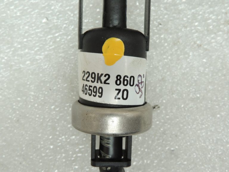 OEM VW Audi Audi Seat Skoda degvielas padeves līnija 03L130235K