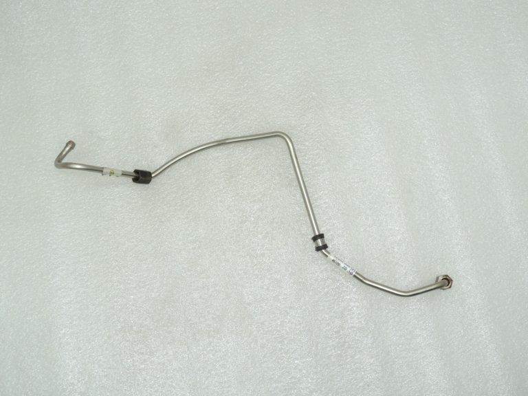 VW Audi Audi Seat Skoda 2.0TDi eļļas padeves līnija turbokompresors 03L145771B