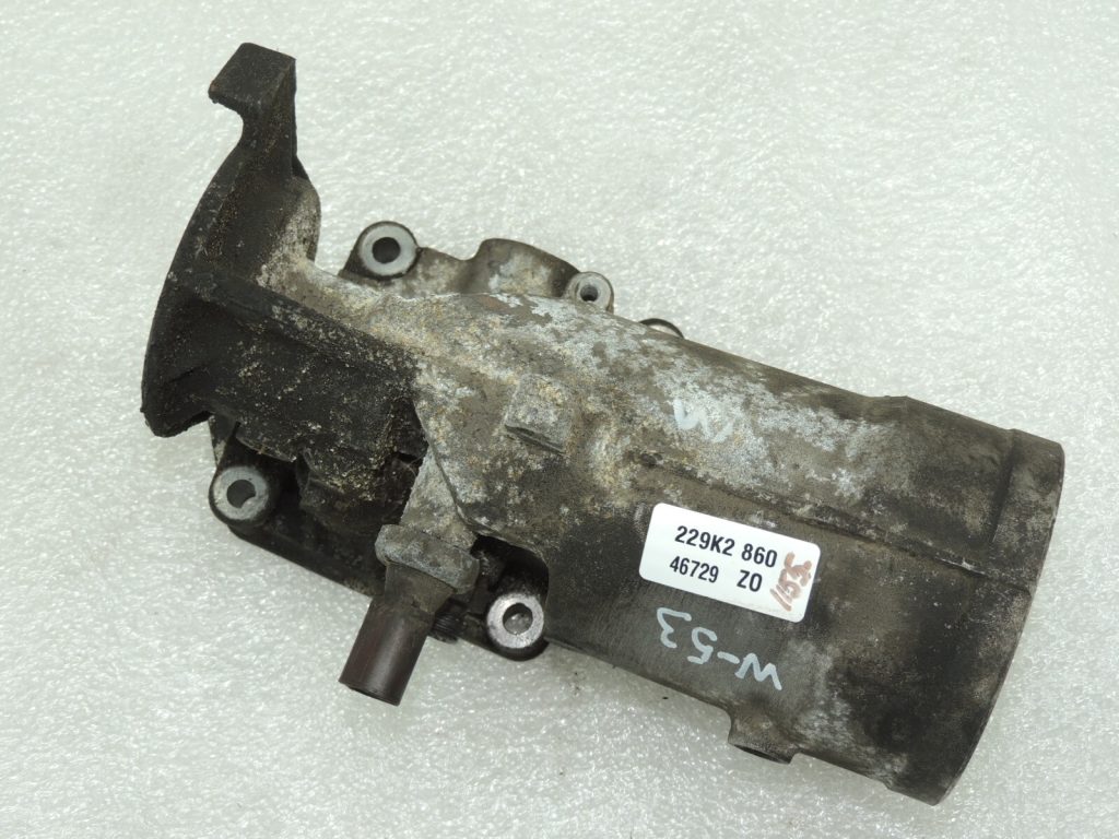 Корпус масляного фильтра VW Audi Seat Skoda 2.0TDi 045115389H 045115389K