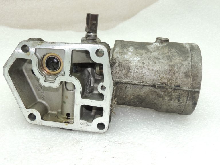 VW Audi Audi Seat Skoda 2.0TDi eļļas filtra korpuss 045115389H 045115389K