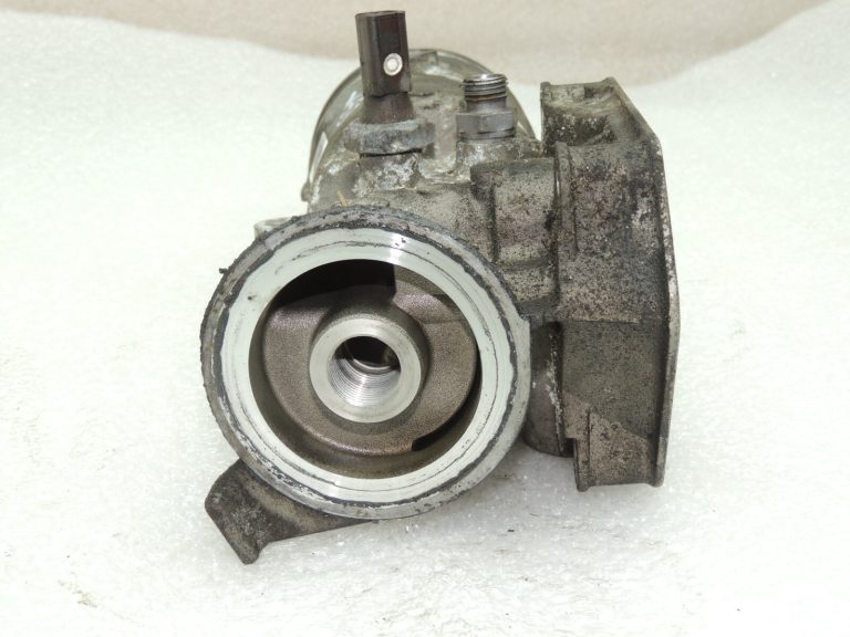VW Audi Audi Seat Skoda 2.0TDi eļļas filtra korpuss 045115389H 045115389K