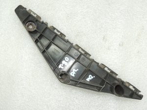 Toyota Avensis T27 Priekšējais kreisais bampera kronšteins 5253605040