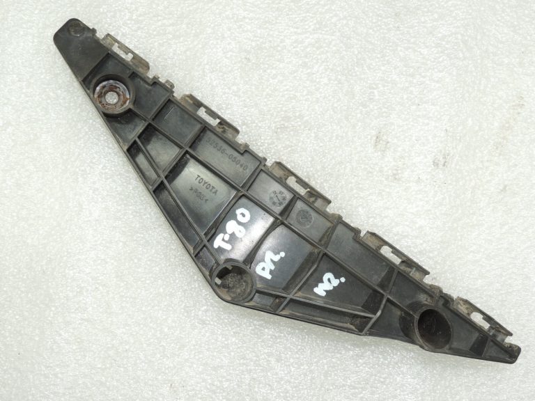 Toyota Avensis T27 Priekšējais kreisais bampera kronšteins 5253605040