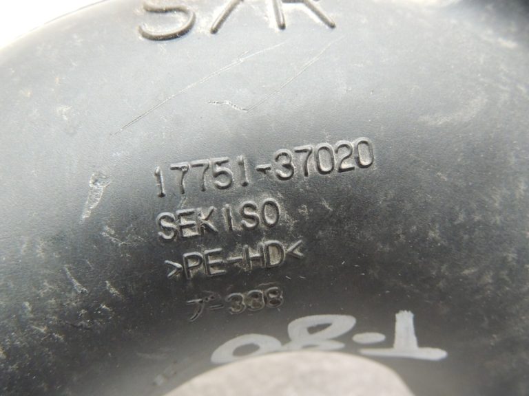 Toyota Avensis T27 gaisa ieplūdes caurule 1775137020