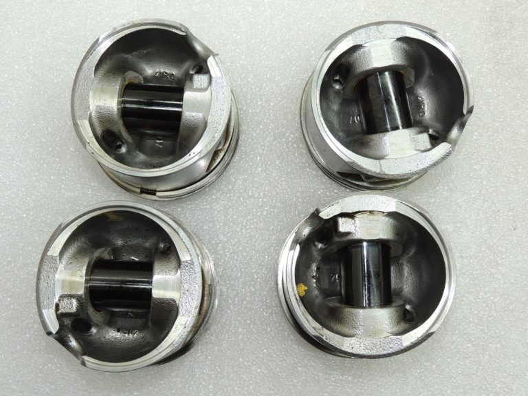 x 4 oriģinālie VW Audi SEAT 2.0TDi CBAB CFFB CEGA CAGB CBAA SZL1 virzuļi 03L107065G