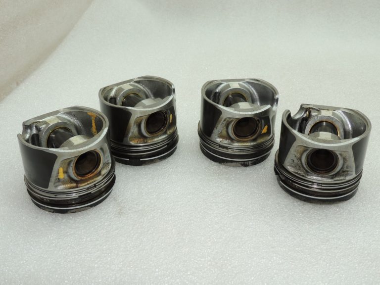 x 4 oriģinālie VW Audi SEAT 2.0TDi CBAB CFFB CEGA CAGB CBAA SZL1 virzuļi 03L107065G