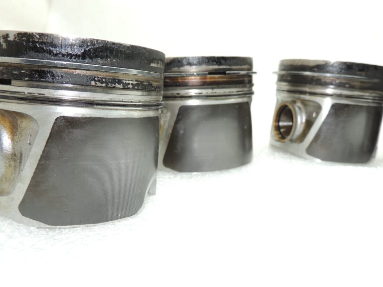 x 4 oriģinālie VW Audi SEAT 2.0TDi CBAB CFFB CEGA CAGB CBAA SZL1 virzuļi 03L107065G