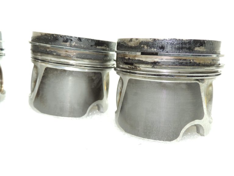 x 4 oriģinālie VW Audi SEAT 2.0TDi CBAB CFFB CEGA CAGB CBAA SZL1 virzuļi 03L107065G