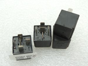 Реле Chrysler Dodge Jeep x4 04727370AA