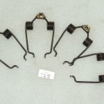 Mini Cooper R56 Ekscentriskā vārpsta x4 Stiprinājuma atspere 11377533904