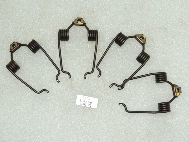 Mini Cooper R56 Ekscentriskā vārpsta x4 Stiprinājuma atspere 11377533904