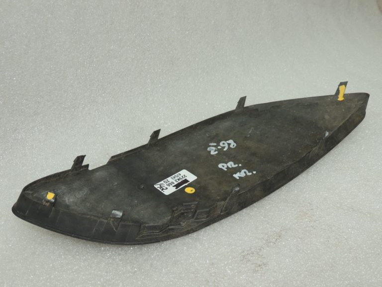 Opel Zafira B bampera kreisais vāks 13247320, 13263115
