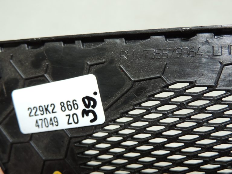 Jeep Renegade instrumentu paneļa apdare pa labi 735599703