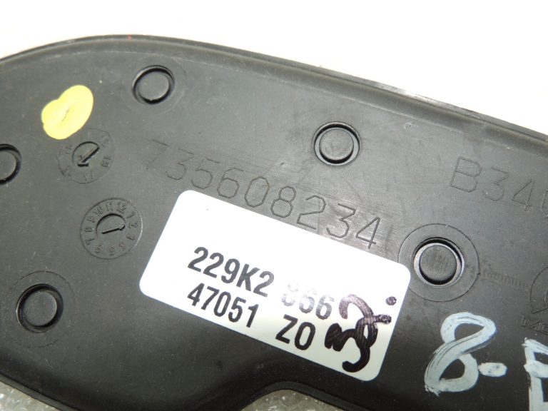 Jeep Renegade centrālās konsoles paklājiņš 735623081
