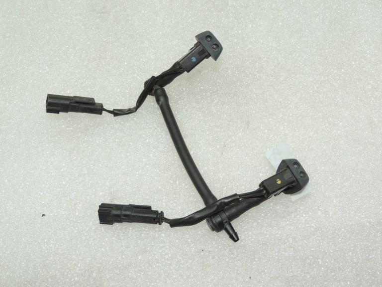 Volvo V60 vējstikla mazgāšanas sprausla ar sildītāju 31301827