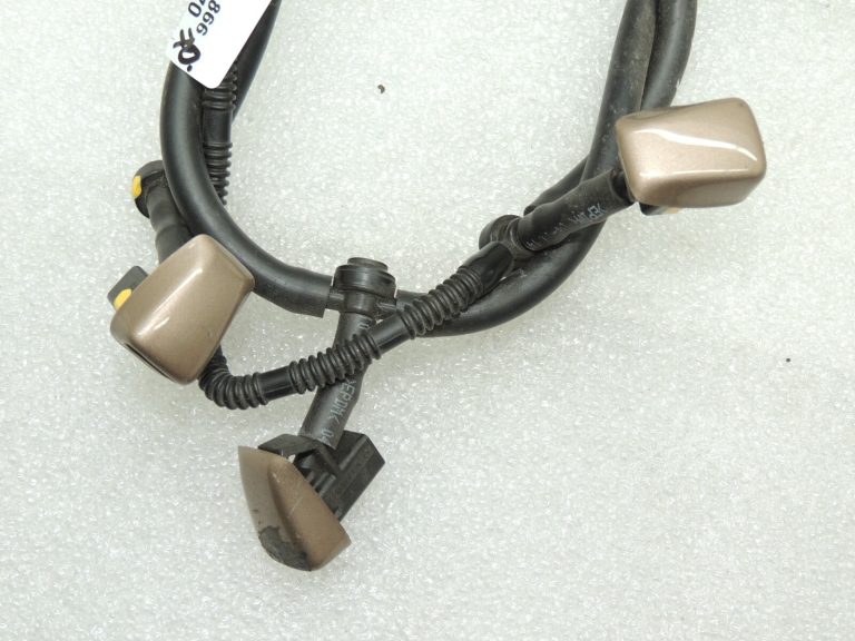 Volvo V40 Vējstikla mazgātāja sprausla 31301592 31333897 31333898