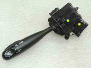 Suzuki SX4 gaismas indikatora slēdzis 3721064J21