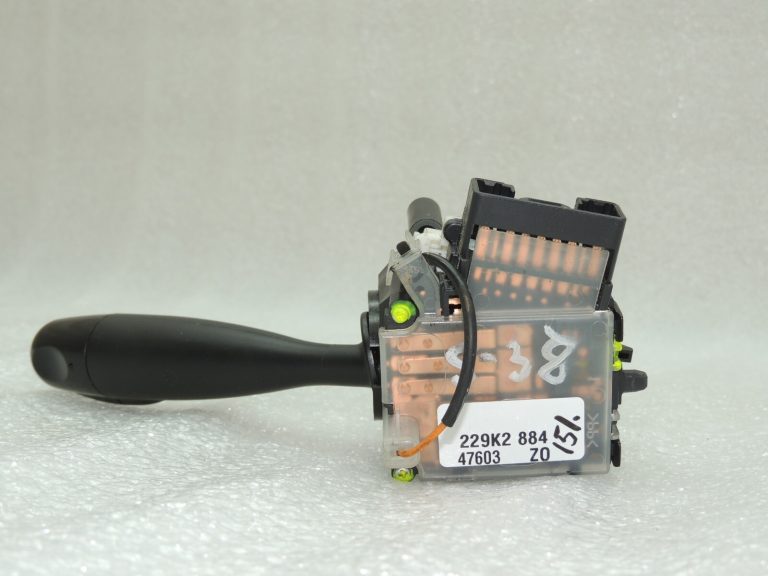 Suzuki SX4 gaismas indikatora slēdzis 3721064J21