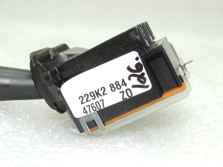 Suzuki Liana tīrītāju slēdzis 3740068JC0