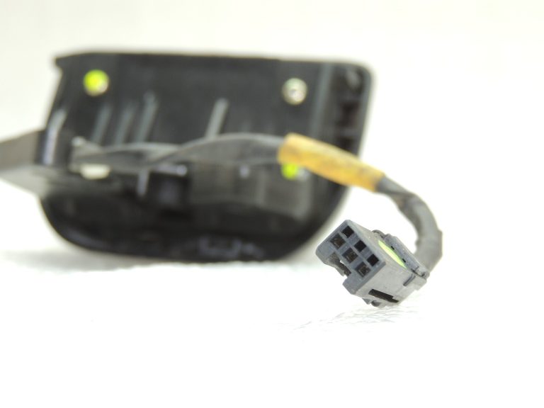 Suzuki Liana SX4 Grand Vitara radio pārslēdzējs stūres pārslēdzējs 374605050J10
