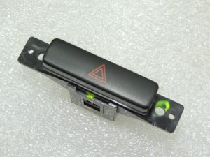 Выключатель аварийной сигнализации Suzuki Grand Vitara MK3 3743064J005PK
