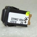 Suzuki Liana miglas lukturu slēdzis 3727059J00