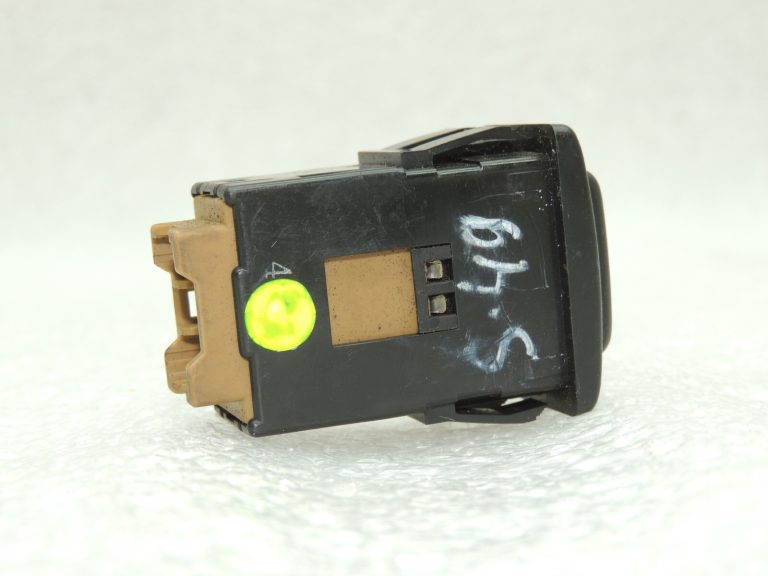 Suzuki Liana miglas lukturu slēdzis 3727059J00