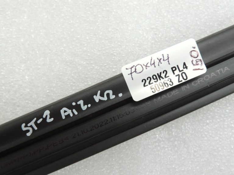 Seat Cupra Leon KL8 aizmugurējā loga blīve kreisā iekšpuse 5FF839479
