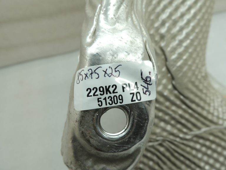 Seat Cupra Leon KL8 siltumizolācijas plāksne degvielas tvertnei 5Q0825735B