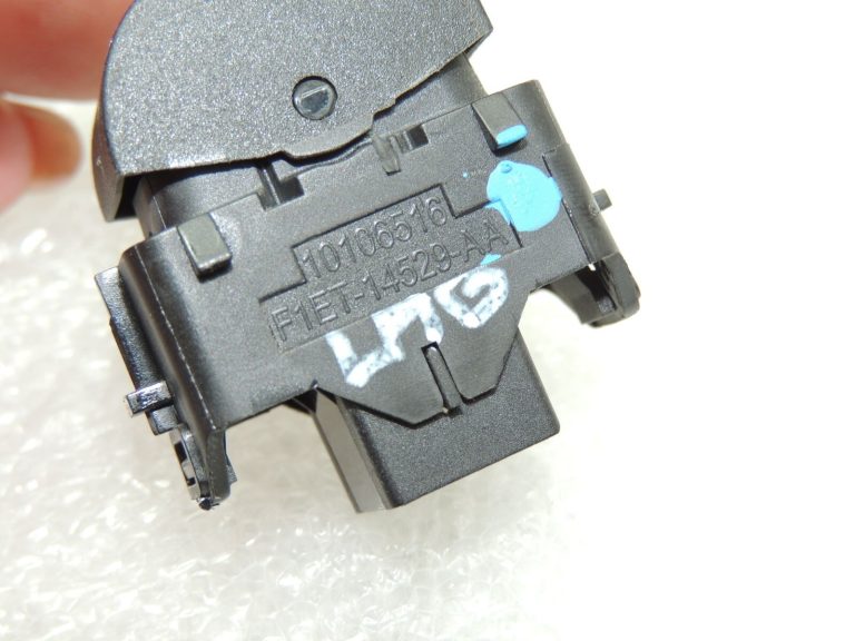 Ford Focus III logu slēdzis Logu slēdzis pa labi 1850432 F1ET-14529-AA