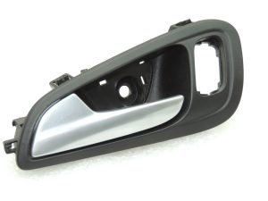Ford Focus III Durvju rokturis iekšpusē labajā pusē 1746825 AM51-U22600-BE3JA6