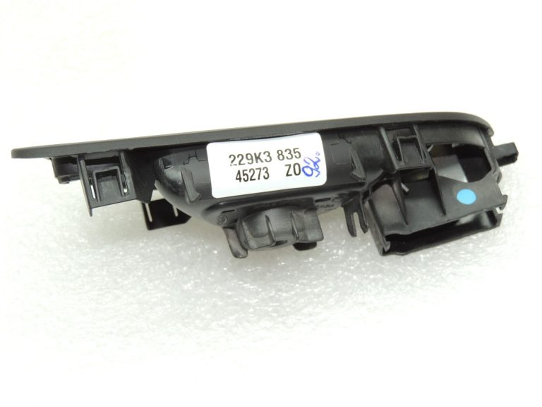 Ford Focus III Durvju rokturis iekšpusē labajā pusē 1746825 AM51-U22600-BE3JA6