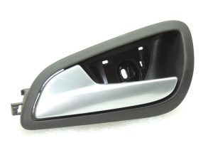 Ford Focus III durvju rokturis iekšējais aizmugurējais kreisais 1746826 AM51-U22601-BE3JA6