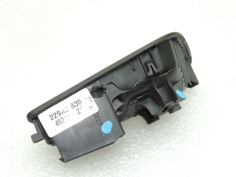 Ford Focus III durvju rokturis iekšējais aizmugurējais kreisais 1746826 AM51-U22601-BE3JA6