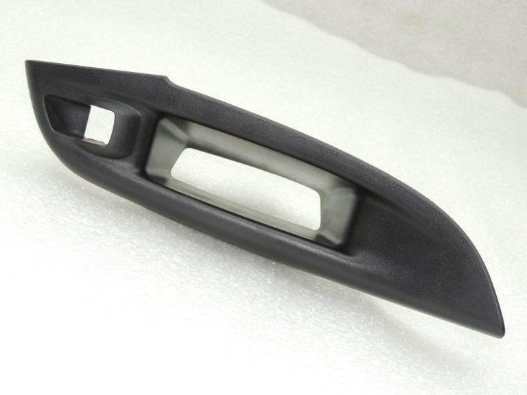 Ford Focus III vāks logu regulatora slēdža durvju vāks aizmugurējais labais 1733662