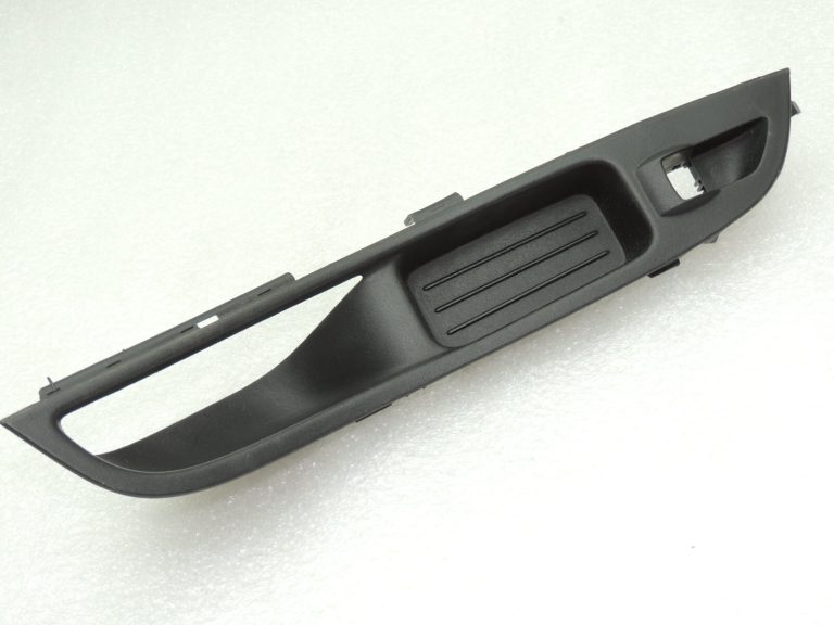 Ford Focus III vāks elektriskā loga slēdža durvju vāks priekšējais labais 1733663