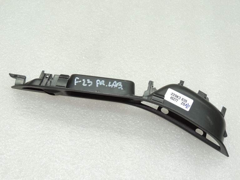 Ford Focus III vāks elektriskā loga slēdža durvju vāks priekšējais labais 1733663