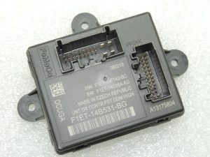 Блок управления дверью Ford Focus III передний левый 2095148 F1ET-14B531-BG