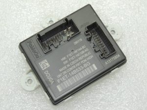 Блок управления дверью Ford Focus III передний правый 2097995 F1ET-14B533-BG