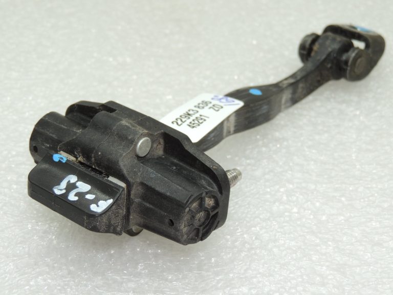 Ford Focus III Priekšējo durvju pārbaude 1714637 BM51-A23500-AA