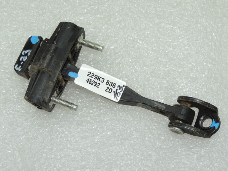 Ford Focus III Aizmugurējo durvju fiksators 1726441 BM51-A27200-AA