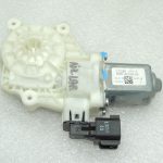Ford Focus III logu regulatora motors aizmugurējais labais 1870551 6CP1-14A389-K3C