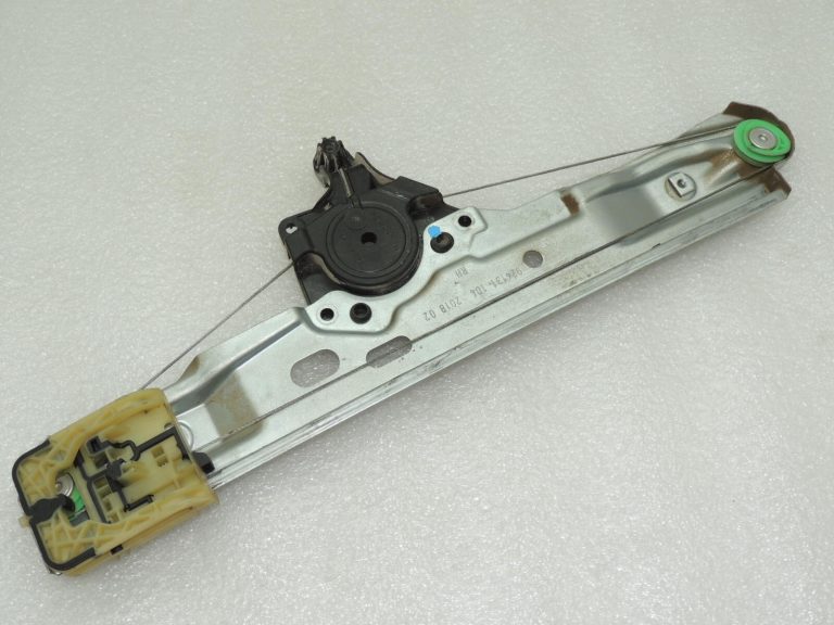 Ford Focus III Aizmugurējā stikla regulators labajā pusē 1870371 BM51-A27000-BE